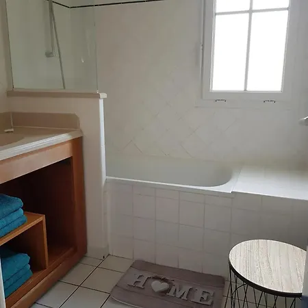 Maison Charmante A Avec Piscine Partagee Et Terrasse Holiday home