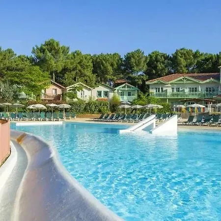 Holiday home Maison Charmante A Avec Piscine Partagee Et Terrasse