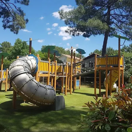 Maison Charmante A Avec Piscine Partagee Et Terrasse Lacanau